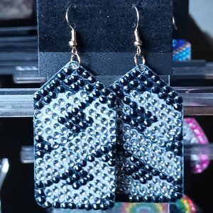 Handcrafted earrings zigzag